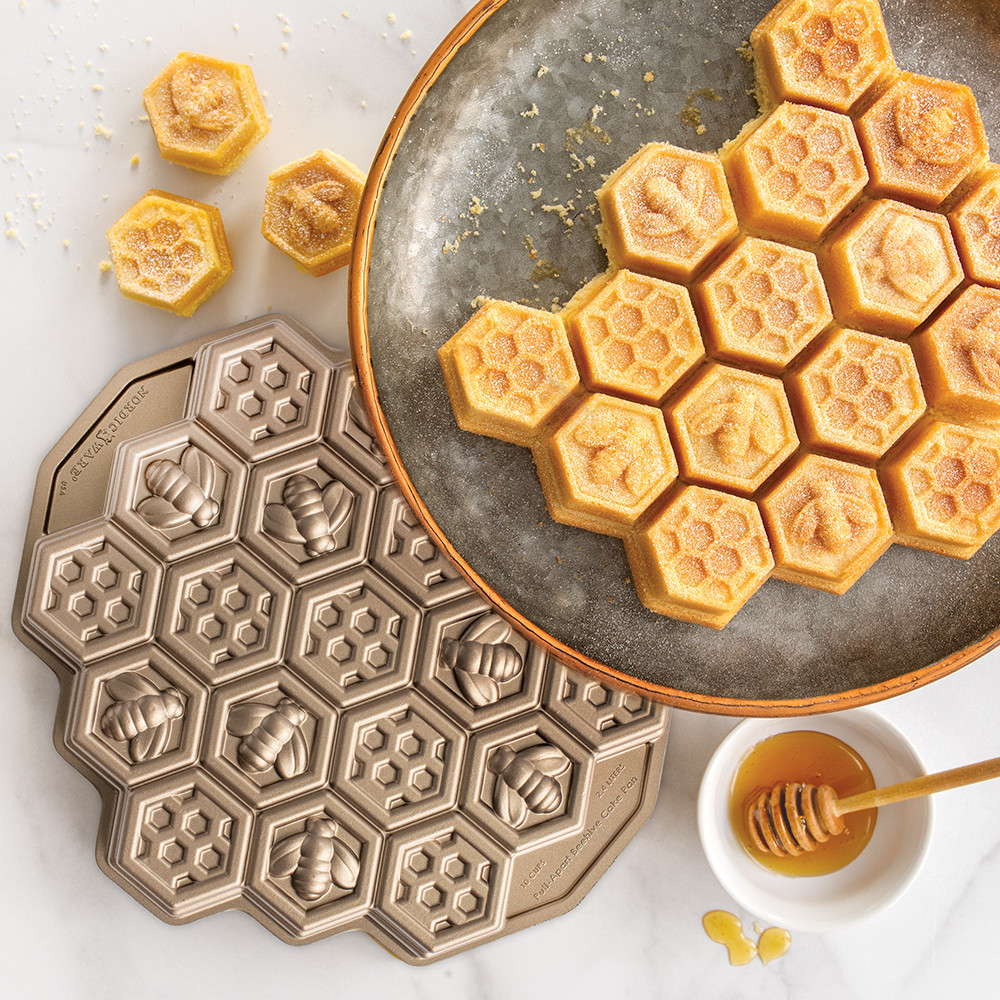 Honeycomb Lemon Cake - Nordic Ware